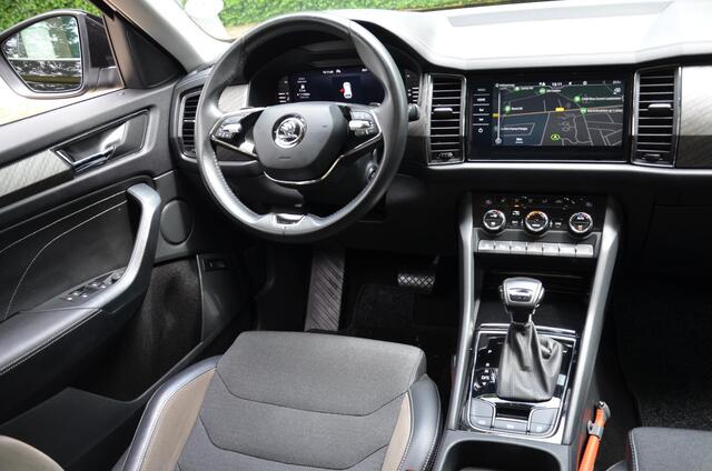 Skoda Kodiaq 1.5 TSI Business Edition Plus 7 Persoons. Automaat/Navi/Led/Ecc/Pdc/Achteruitrij-camera/Stoelverwarming/Half-Leer/Panoramadak/Privacy-Glass/Cruise control/Elektrisch verstelbare stoelen