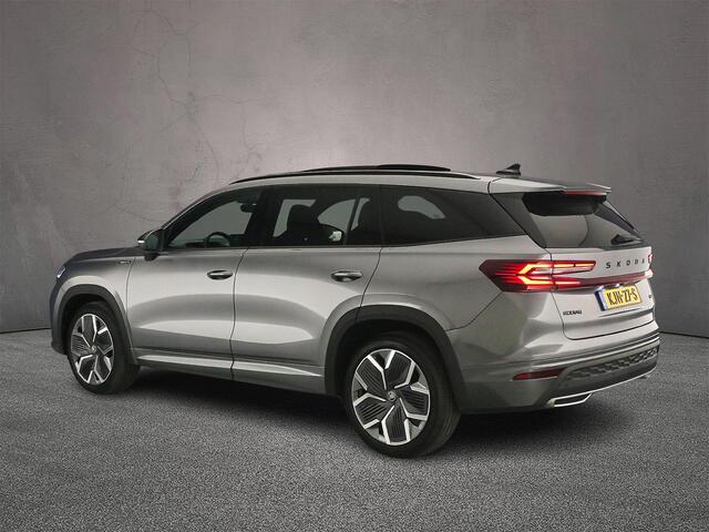 Skoda Kodiaq Sportline Business 7p. 1.5 eTSI 150pk DSG Automaat Trekhaak, 3e zitrij, Panoramadak, Adaptive cruise control, Navigatie, Achteruitrijcamera, LED matrix koplampen