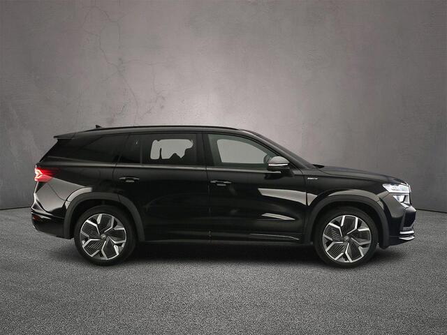 Skoda Kodiaq Sportline Business 7p 1.5 eTSI 150pk DSG Automaat Trekhaak, 3e zitrij, Panoramadak, Adaptive cruise control, Achteruitrijcamera, LED matrix koplampen