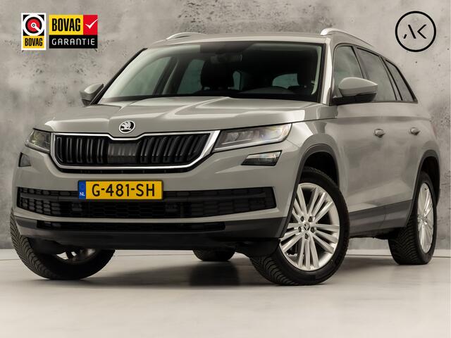 Skoda Kodiaq 1.5 TSI Sport 7 Persoons 150Pk Automaat (APPLE CARPLAY, GROOT NAVI, LEDER/ALCANTARA, CAMERA, TREKHAAK, SPORTSTOELEN, KEYLESS, GETINT GLAS, CRUISE, NIEUWE APK, NIEUWSTAAT)