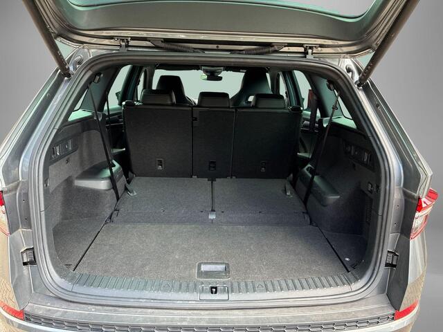 Skoda Kodiaq 1.5 TSI 150pk DSG Sportline Business 7p. · Camera · Wegklapbare Trekhaak · 7 Persoons · Apple/Android Car Play · 19'' Inch · Garantie t/m 27-05-2028 of 100.000km