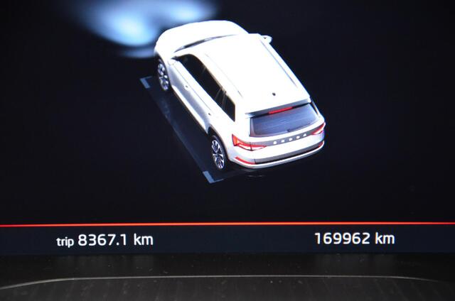 Skoda Kodiaq 1.5 TSI Sportline Business 7 Persoons. Navi/Led/Ecc/Pdc/Achteruitrij-camera/Stuur&Stoelverwarming/Half-Leer/Privacy-Glass/Cruise control adaptief/Elektrisch verstelbare stoelen/Wegklapbare trekhaak.