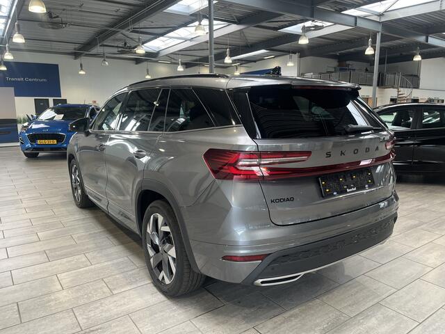 Skoda Kodiaq 1.5 TSI PHEV 204 pk Sportline | Stoelverw. | Stuurverw. | El. a. klep | El. verst. stoel + geh. | LED | 19" | Keyles entry |