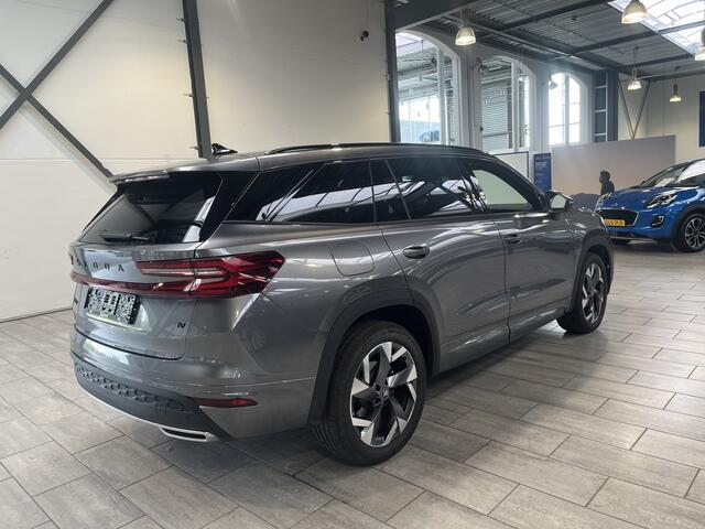 Skoda Kodiaq 1.5 TSI PHEV 204 pk Sportline | Stoelverw. | Stuurverw. | El. a. klep | El. verst. stoel + geh. | LED | 19" | Keyles entry |