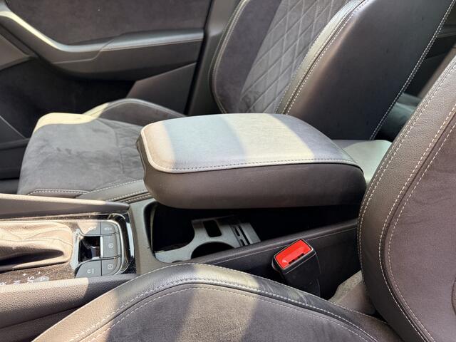 Skoda Kodiaq 2.0 TSI 4x4 190 PK Sportline Business VEEL EXTRA/S Panorama dak/Elktr. airco/Lederen alcantara bekl./Navi fullmap/Achteruitrijcamera/Hoogte verstelbare stoelen met memory/Elektr. uitklapb. trekhaak/Apple carplay/Keyless Entrty+Start /Cruise c