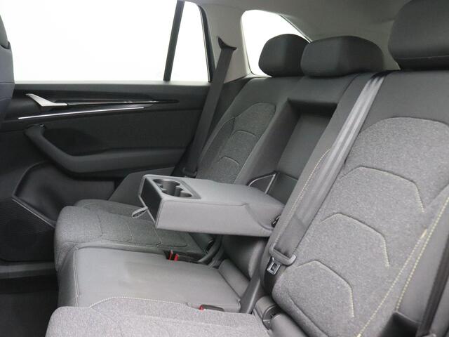 Skoda Kodiaq 1.5 TSI PHEV Business Edition Plus 204PK DSG Pano-Schuifdak, Trekhaak, 19" LM Velgen, Stoel-stuurverwarming, Keyless, Virtual Cockpit, Navi, Side Assist, Memorystoel, Achteruitrijcamera, LED koplampen/interieurverlichting