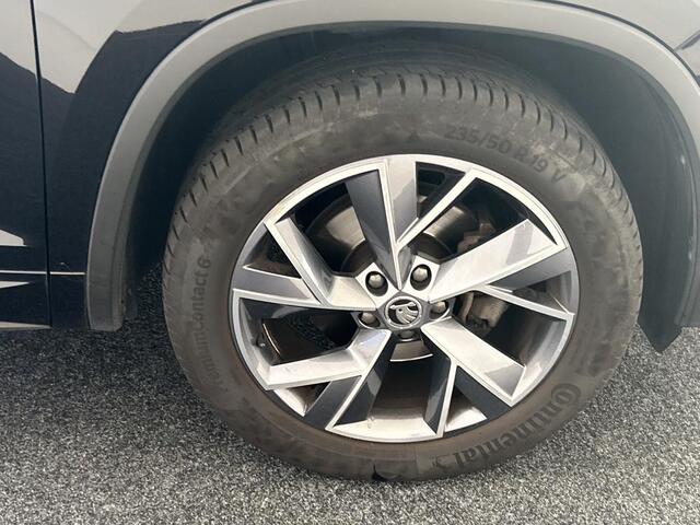 Skoda Kodiaq 1.5 TSI Sportline Business / AUTOMAAT/ PANO/ LEER/ PARK.SENSOR.V+A/ CAMERA/ SMARTLINK/ CRUISE/ STUUR+STOELVERWARM./ MEMORY SEAT/ ELEK.ACHTERKLEP/ DIGITAL DASH/ NAVI/ DAB/ CLIMA/ LED/ 19'' LMV