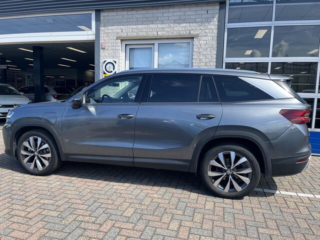Skoda Kodiaq 1.5 TSI PHEV Selection / GARANTIE TM 03-2028/ AUTOMAAT/ LEER/ TREKHAAK/ PARK.SENSOR.V+A/ CAMERA/ STUUR+STOELVERWARM./ ACC/ SMARTLINK/ MEMORY SEAT/ ELEK.ACHTERKLEP/ CANTON AUDIO/ KEYLESS/ DAB/ CLIMA/ LED/ 19'' LMV