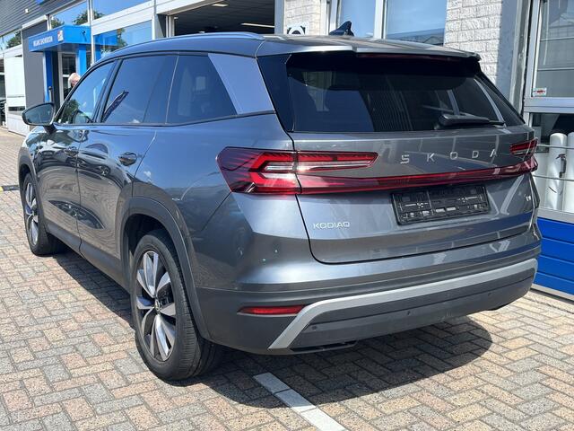 Skoda Kodiaq 1.5 TSI PHEV Selection / GARANTIE TM 03-2028/ AUTOMAAT/ LEER/ TREKHAAK/ PARK.SENSOR.V+A/ CAMERA/ STUUR+STOELVERWARM./ ACC/ SMARTLINK/ MEMORY SEAT/ ELEK.ACHTERKLEP/ CANTON AUDIO/ KEYLESS/ DAB/ CLIMA/ LED/ 19'' LMV