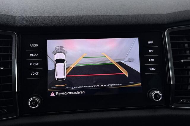 Skoda Kodiaq 1.5 TSI Business Edition 7p. (TREKHAAK WEGKLAPBAAR, NAVI, CAMERA, PDC, STOELVERWARMING, 1e