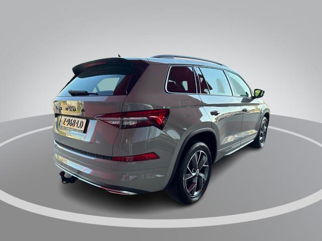 Skoda Kodiaq 1.5 TSI 150pk DSG Sportline Business 7p. · Camera · Inklap. Trekhaak · Keyless · Elek. Bestuurdersstoel + Geheugen · Matrix LED · Garantie t/m 27-05-2028 of 100.000km