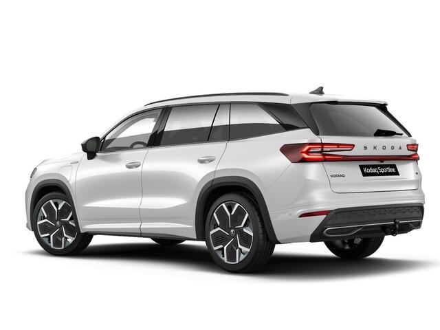 Skoda Kodiaq 1.5 TSI PHEV Sportline Business 204 pk 6 versn. DSG | Dynamic Chassis Control Pakket | Comfort Pakket | Head-up display | Parkeer Pakket | Winter Pakket | Trekhaak | Panorama Dak | 20" lichtmetalen velgen Rila aero, antraciet zwart