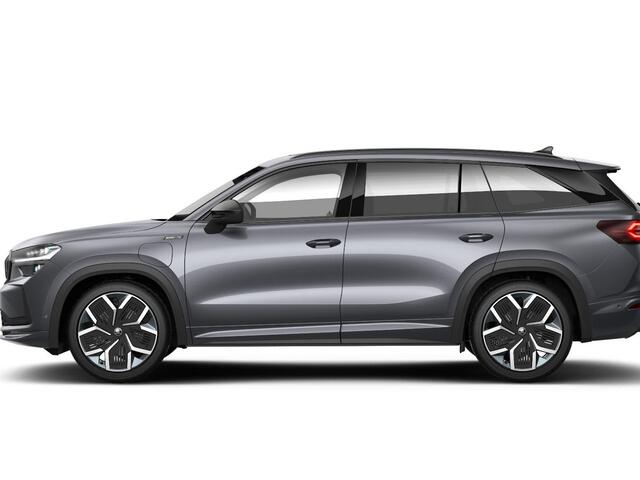 Skoda Kodiaq 1.5 TSI PHEV Sportline Business 204 pk 6 versn. DSG | Comfort Pakket | Dynamic Chassis Control Pakket | Head-up display | Panorama Dak | Parkeer Pakket | Trekhaak | Winter Pakket | 20" lichtmetalen velgen Rila aero, antraciet zwart