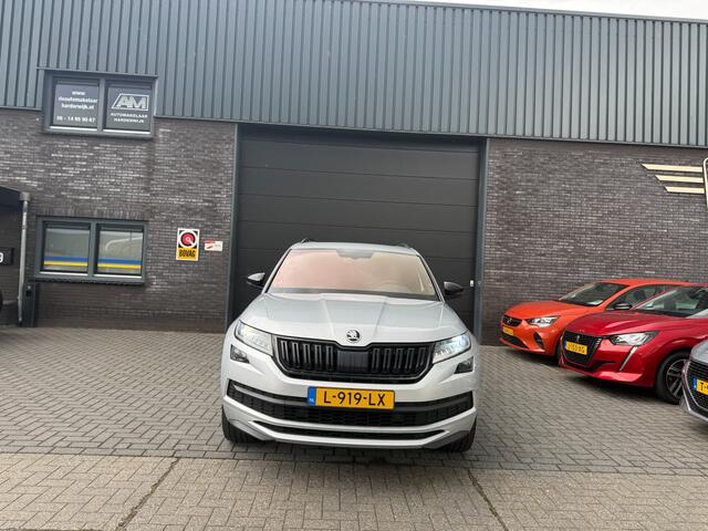 Skoda Kodiaq 1.5 TSI Sportline Business | 1E EIGENAAR | 3/6/12 MND GARANTIE | AUTOMAAT | PANO | LED | DAB | MEMORY | CARPLAY | DIGITAAL COCKPIT | TREKHAAK |