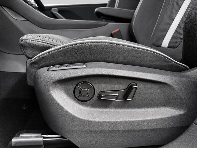 Skoda Kodiaq Sportline Business 1.5 TSI PHEV 150 kW / 204 PK SU V | Metallic Lak | Trekhaak wegklapbaar | 19'' Lichtmetalen Velgen | 2000,- inruilpremie!!