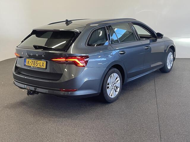 Skoda OCTAVIA Combi 1.0 TSI Business Edition Airco|ECC Navi Carplay Virtual Cockpit Trekhaak Full LED Cruise Control