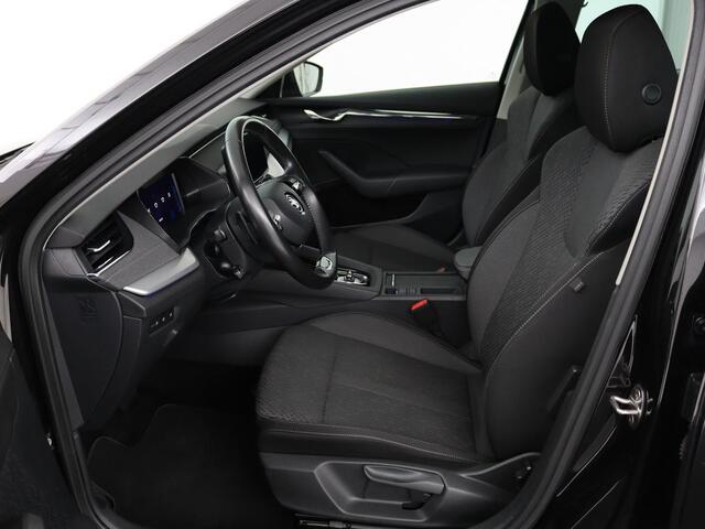 Skoda OCTAVIA Combi 1.0 e-TSI Business Edition Plus | Apple Carplay | Cruise Control Adaptief | Navi | Sfeerverlichting | Dodehoek Detectie | Stoelverwarming
