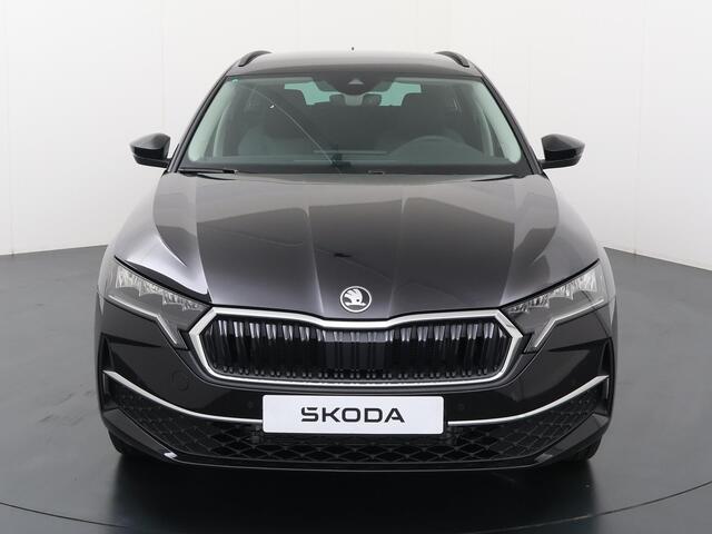 Skoda OCTAVIA Combi First Edition 1.5 TSI 115 pk DSG | Automaat | El. achterklep | Navigatie | 17'' Lichtmetalen velgen |