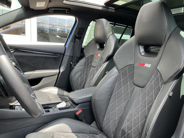 Skoda OCTAVIA Combi 1.4 TSI RS iV PHEV / AUTOMAAT/ PANO/ PARK. SENSOREN V+A/ MATRIX/ APP-CONNECT/ STUUR-STOEL VERWARM./ CAMERA/ MEMORY SEAT/ ELEK. ACHTERKLEP/ KEYLESS/ DCC/ ACC/ NAVI/ DAB/ CLIMA/ PARK ASSIST/ DIGITAL DASH