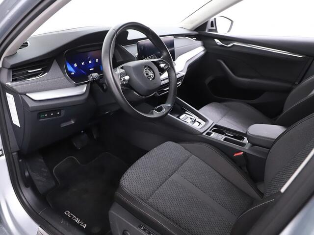 Skoda OCTAVIA Combi 1.4 TSI iV PHEV Business Edition Plus | LED | Stoelverw. | Memory | HUD | DAB | Standkachel | Keyless | Sfeerverlichting | Elek 04-2021 65.058 KM