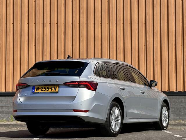 Skoda OCTAVIA Combi 1.0 TSI Business Edition Plus | Cruise Control | Parkeersensoren | Keyless Entry/Go | Stoelverwarming | Apple Carplay | Stop&Go | DAB | Lane Assist | Navigatie |