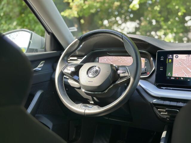Skoda OCTAVIA Combi 1.0 TSI Business Edition Plus | Cruise Control | Parkeersensoren | Keyless Entry/Go | Stoelverwarming | Apple Carplay | Stop&Go | DAB | Lane Assist | Navigatie |