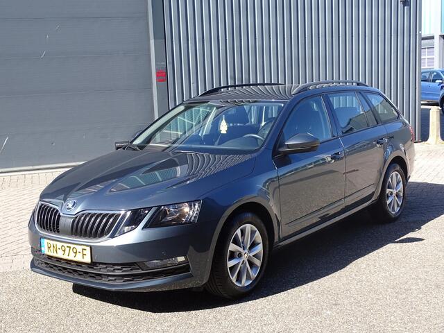 Skoda OCTAVIA Combi 1.0 TSI Greentech Ambition Business 6-Bak, Navigatie, Multimedia, Airco/ECC, CruiseControl, Parkeersensoren, Trekhaak, LM-velgen