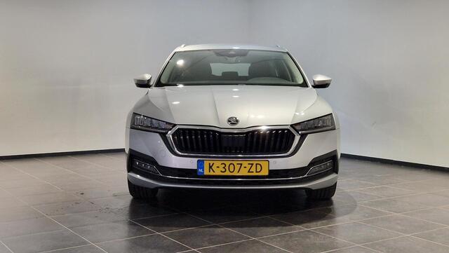 Skoda OCTAVIA Combi 1.0 e-TSI Business Edition | Trekhaak | Camera
