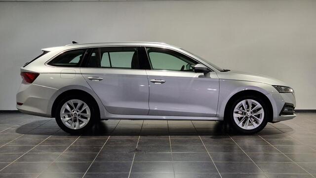 Skoda OCTAVIA Combi 1.0 e-TSI Business Edition | Trekhaak | Camera