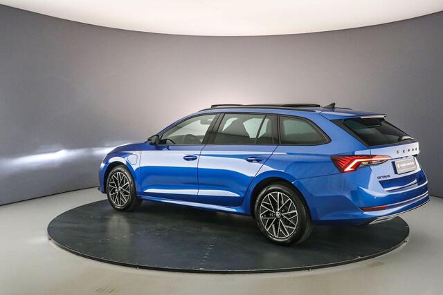 Skoda OCTAVIA Combi Sportline Business 1.4 TSI PHEV 204pk DSG Automaat Panoramadak, Adaptive cruise control, Elektrische achterklep, Navigatie, Achteruitrijcamera, Stoelverwarming