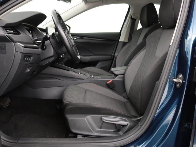 Skoda OCTAVIA 1.0 TSI Business Edition | Stoelverwarming | Camera | Carplay | Full LED | Navigatie | Parkeerhulp | Climate control | Cruise control