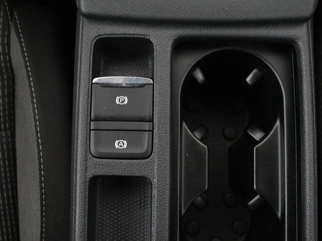 Skoda OCTAVIA 1.0 TSI Business Edition | Stoelverwarming | Camera | Carplay | Full LED | Navigatie | Parkeerhulp | Climate control | Cruise control