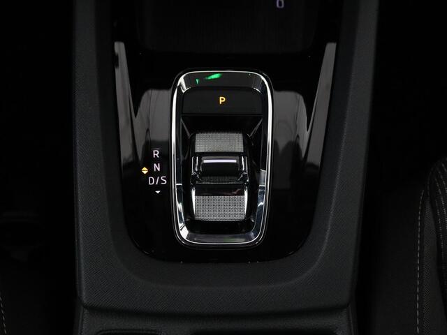 Skoda OCTAVIA 1.0 TSI Business Edition | Stoelverwarming | Camera | Carplay | Full LED | Navigatie | Parkeerhulp | Climate control | Cruise control