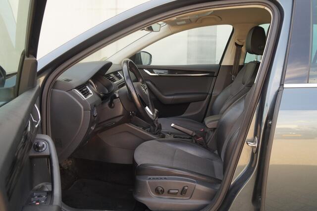Skoda OCTAVIA Combi 1.6 TDI Style -LED-NAVI-ECC-PDC-