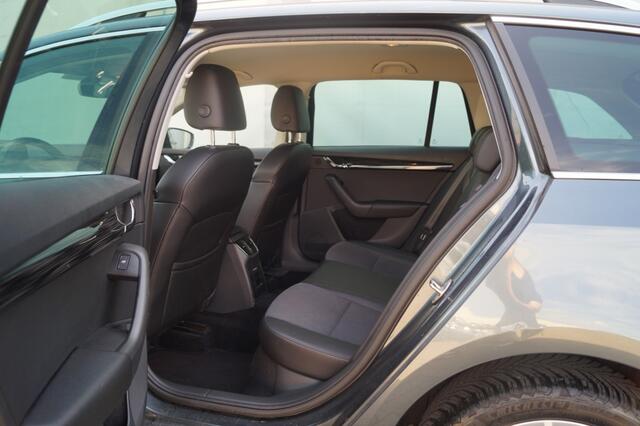 Skoda OCTAVIA Combi 1.6 TDI Style -LED-NAVI-ECC-PDC-