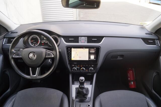 Skoda OCTAVIA Combi 1.6 TDI Style -LED-NAVI-ECC-PDC-