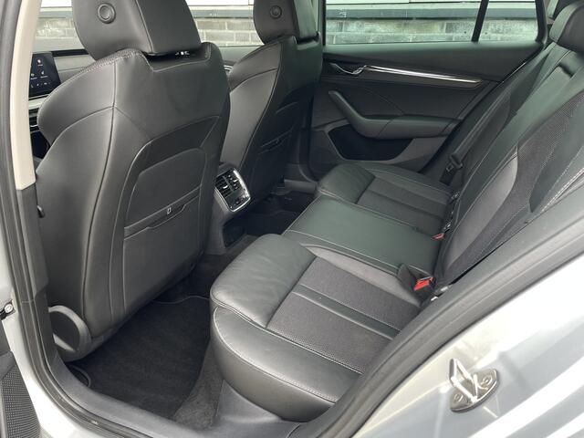 Skoda OCTAVIA Combi 1.4 TSI iV PHEV Business Edition | Head-Up | Carplay | LED | Camera | Memory | Navi | Sfeerverl.