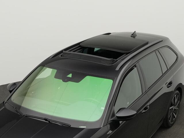 Skoda OCTAVIA Combi Sportline 1.5 TSI 150 pk DSG | Pano | Full LED Matrix koplampen | Achteruitrijcamera | Stoelverwarming | Cruise Control | 18 inch