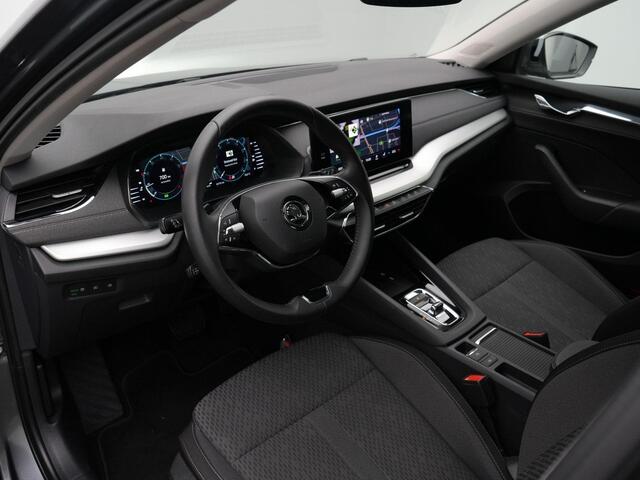 Skoda OCTAVIA Combi Business Edition Plus 1.0 e-TSI 110 pk DSG | Parkeersensoren voor/achter | Stoelverwarming | Cruise | Navi | Side Assist | 16 inch