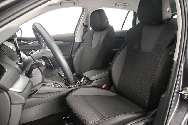 Skoda OCTAVIA Combi Business Edition 1.0 eTSI 110pk DSG Automaat Achteruitrijcamera, Cruise control, Navigatie, LED koplampen, Parkeersensoren, App connect, DAB, Radio, Stoelverwarming