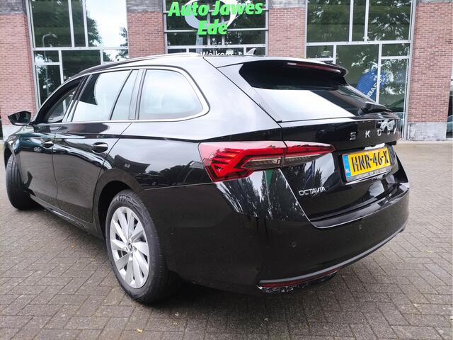 Skoda OCTAVIA Combi 1.5 TSI MHEV DSG Business Edition Plus Adaptieve Cr.control - Stoel+Stuurverwarming - Led Matrix verlichting - Bagagepakket - Zonneschermen