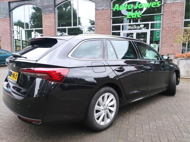 Skoda OCTAVIA Combi 1.5 TSI MHEV DSG Business Edition Plus Adaptieve Cr.control - Stoel+Stuurverwarming - Led Matrix verlichting - Bagagepakket - Zonneschermen