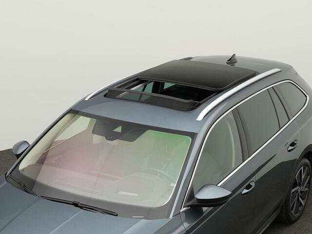 Skoda OCTAVIA Combi Style 1.4 TSI iV 204 pk DSG PHEV | Panoramadak | Trekhaak | Geheugenstoelen | Leder/alcantara | Head-up display | Adaptief onderstel | Stuur-/achterbankverwarming