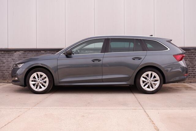 Skoda OCTAVIA Combi 1.5 e-TSI Business Edition Plus | Trekhaak | Head-Up | Carplay | LED | Sfeerverl. | Camera | Memory
