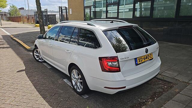 Skoda OCTAVIA Combi 2.0 TDI Greentech Style Business