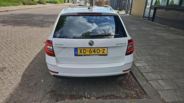 Skoda OCTAVIA Combi 2.0 TDI Greentech Style Business