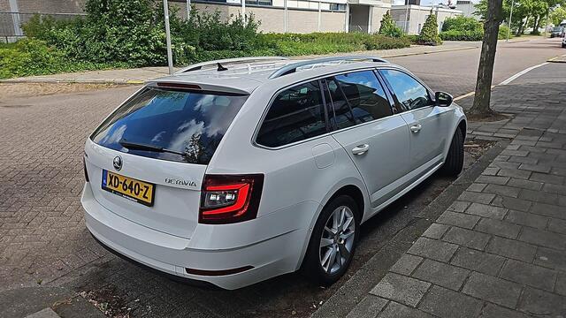 Skoda OCTAVIA Combi 2.0 TDI Greentech Style Business