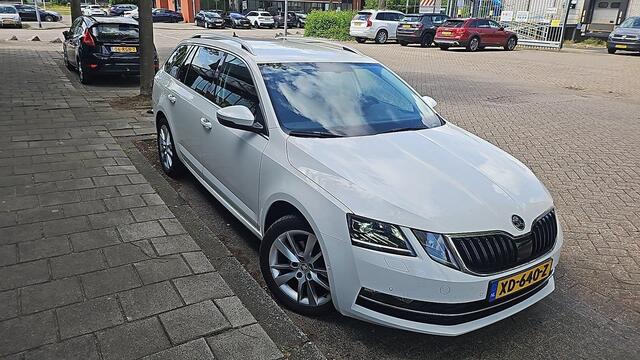 Skoda OCTAVIA Combi 2.0 TDI Greentech Style Business