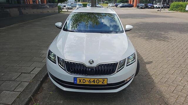 Skoda OCTAVIA Combi 2.0 TDI Greentech Style Business