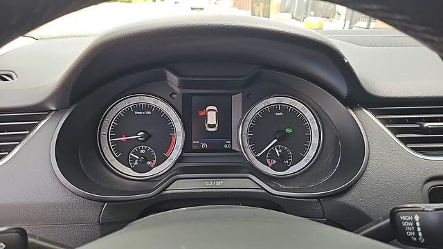 Skoda OCTAVIA Combi 2.0 TDI Greentech Style Business